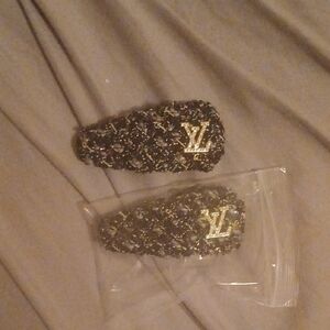 Stylish Tweed Esqu. Peacock Set Of Two Hair Clips!! Super Cute.